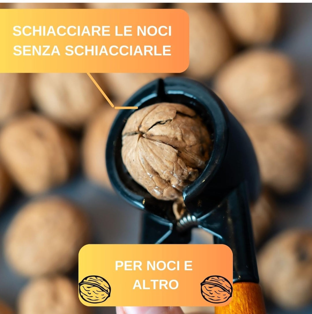 Schiaccianoci comodo pratico facile da usare