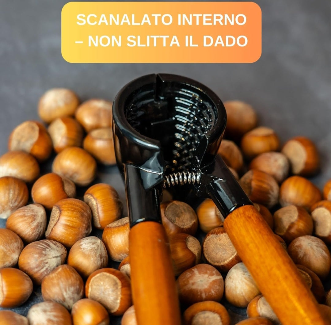 Schiaccianoci comodo pratico facile da usare